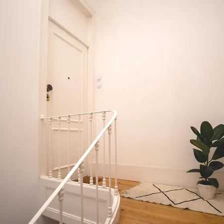 Acogedor Apartamento Con Atico En *
